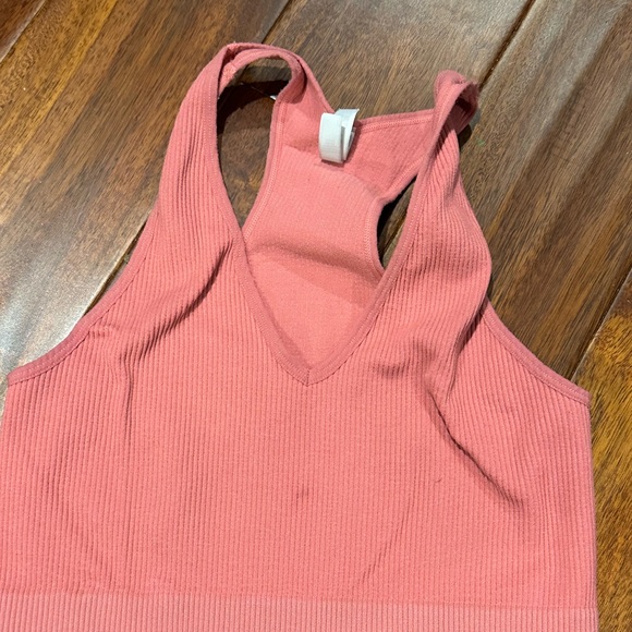 Zenana ribbed v neck wide strap tank
Teal, light mustard, dark coral - Picture 3 of 6